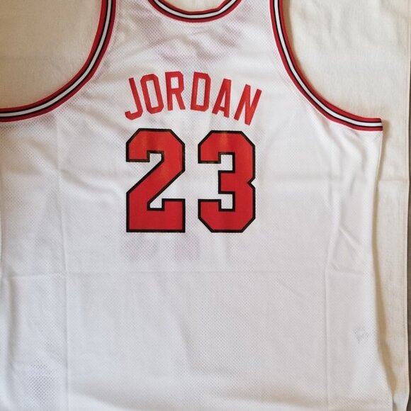 Men's Mitchell & Ness Michael Jordan White Chicago Bulls Rookie Authentic Jersey - Picture 6 of 12